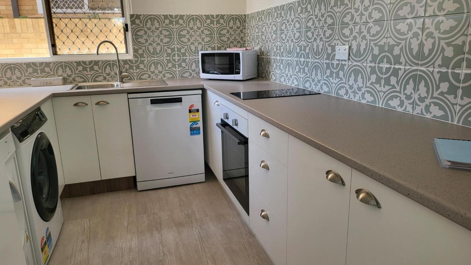 Husky 19 Beautifully Appointed Apartments - Great Location - In The Heart Of Husky Хъскисън Екстериор снимка