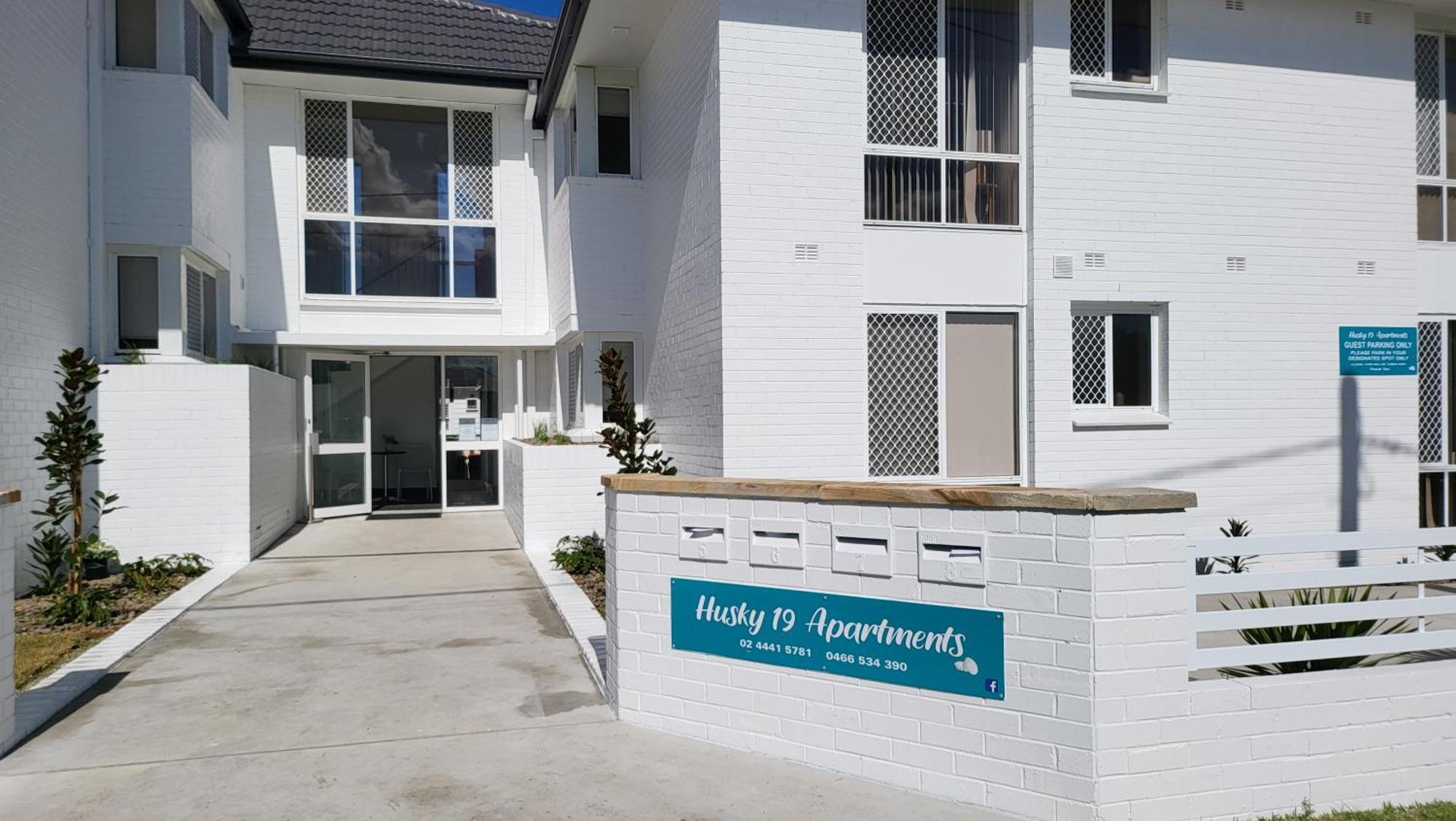 Husky 19 Beautifully Appointed Apartments - Great Location - In The Heart Of Husky Хъскисън Екстериор снимка